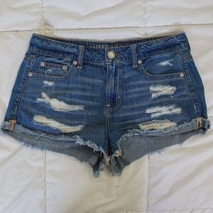 Tom Girl Shortie American Eagle Short - Size 4, Medium Wash, Distressed